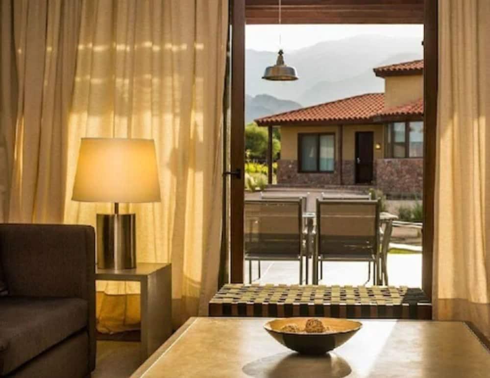 Grace Cafayate Hotell Eksteriør bilde Interior of a villa at Four Seasons Resort