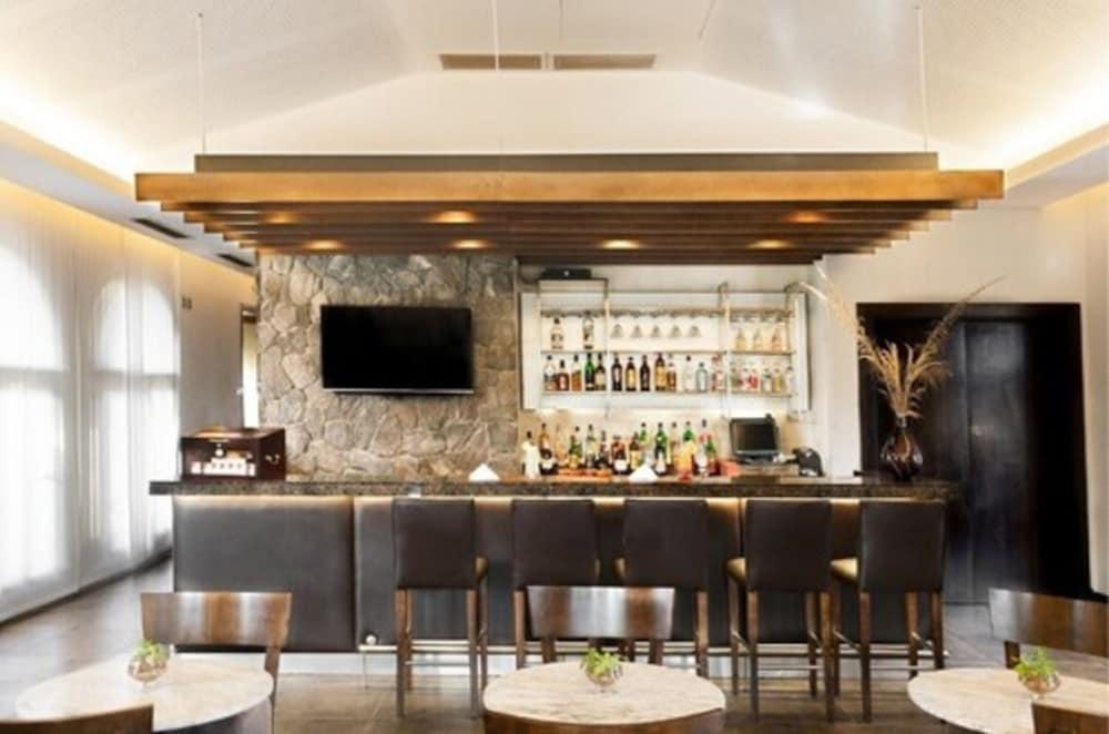Grace Cafayate Hotell Eksteriør bilde The bar at the lounge