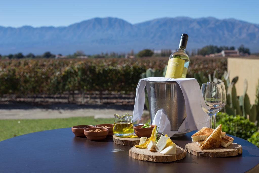 Grace Cafayate Hotell Eksteriør bilde A bottle of wine from the region